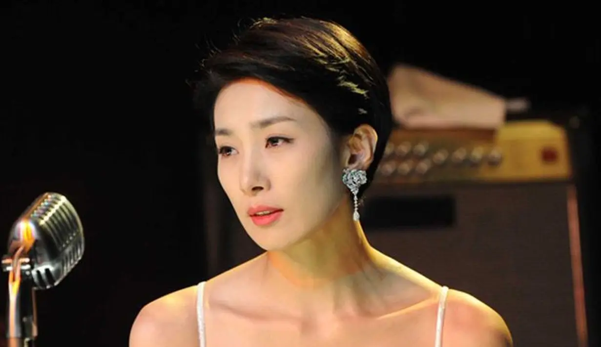 "Kabar pernikahan Lee Min Woo tidak benar. Keduanya bahkan tidak berkencan," ujar perwakilan Fly Up Entertainment. (HanCinema)