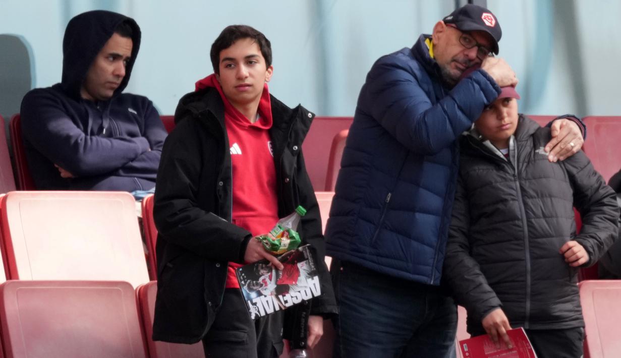 Kekalahan ini membuat skuad berjuluk Meriam London tersebut berjarak 9 poin dari Manchester City yang belum memainkan dua pertandingan pekan sebelumnya. (AP Photo/Dave Shopland)