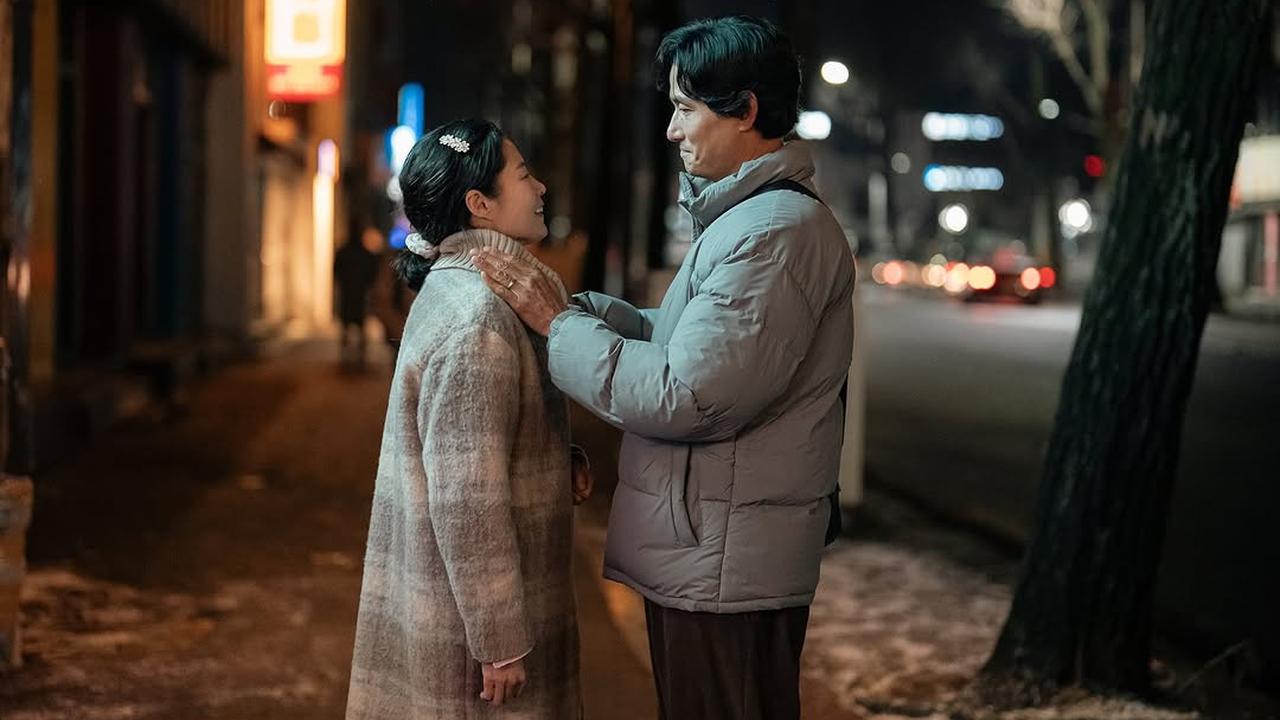 IU Bermain Peran Ganda di Drama 'WHEN LIFE GIVES YOU TANGERINES', Sukses Pukau Penonton