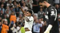 Di babak kedua, gol Rodrygo pada menit ke-48 memperlebar keunggulan Real Madrid atas Deportivo Alaves. (JAVIER SORIANO/AFP)
