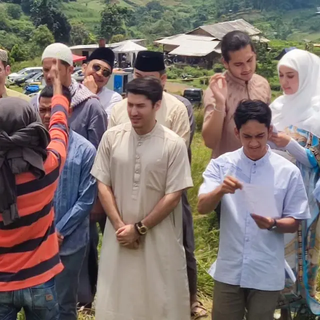 Bintang Love Story The Series SCTV melakukan syuting video greetings Ramadan 2022 (Foto: Instagram/@lovestorytheseries.sctv)
