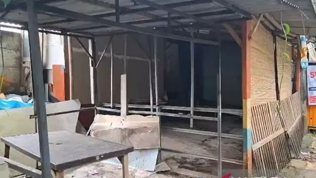Gubuk Karaoke Liar di Kembangan