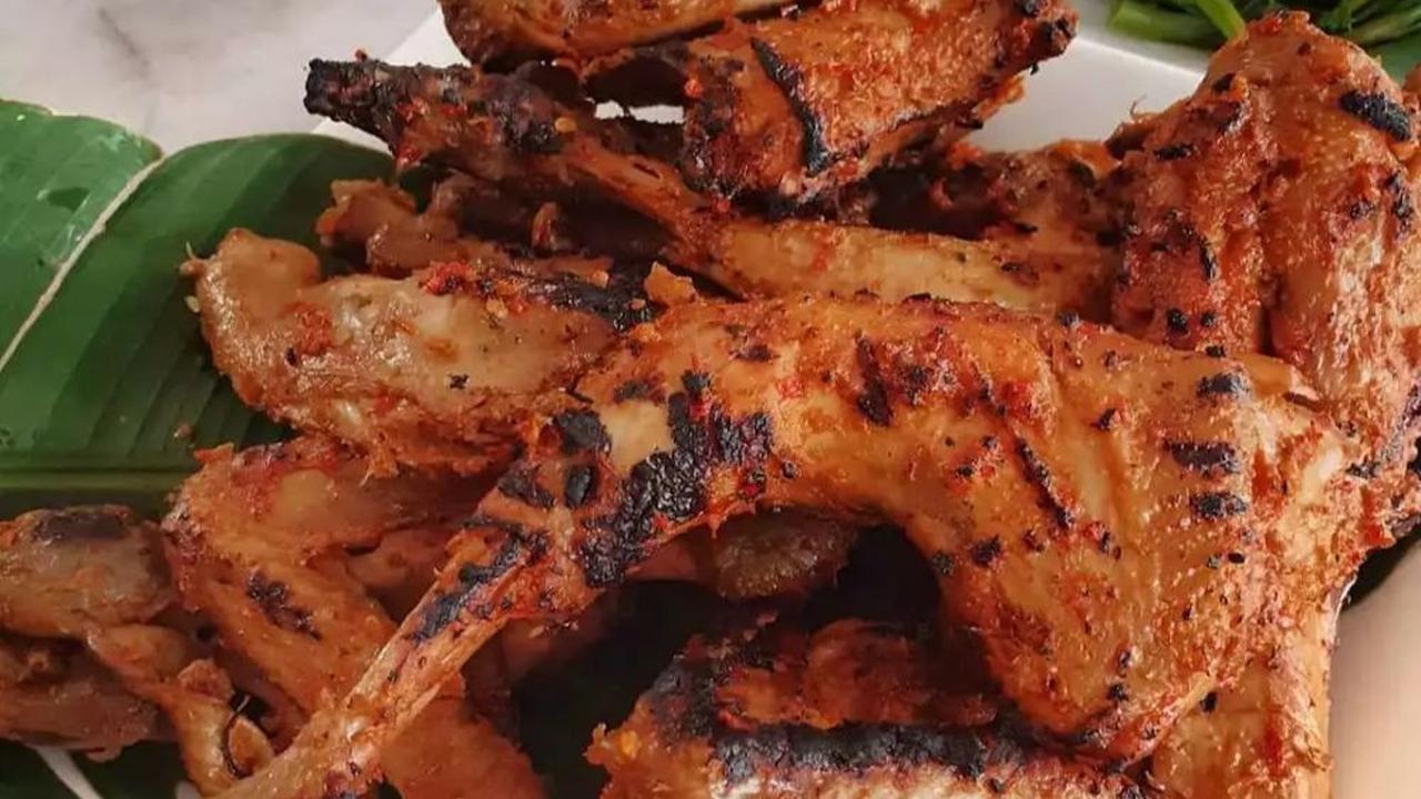 <b>7. Ayam Taliwang</b>