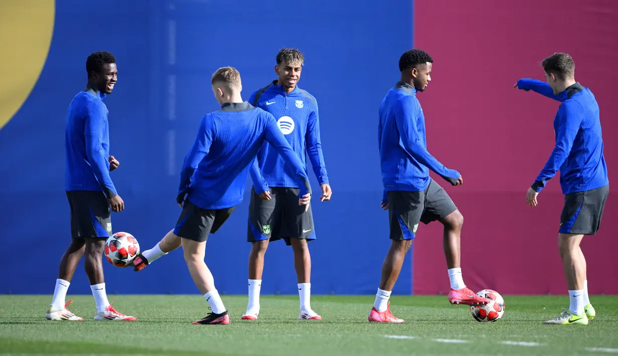 Blaugrana cukup percaya diri menyambut Atalanta. Lini depan Barca mentereng dengan total 26 gol yang membuktikan mereka cukup tajam. Lini pertahanan mereka juga sama mengesankannya karena hanya kebobolan 11 kali. (AFP/Josep Lago)