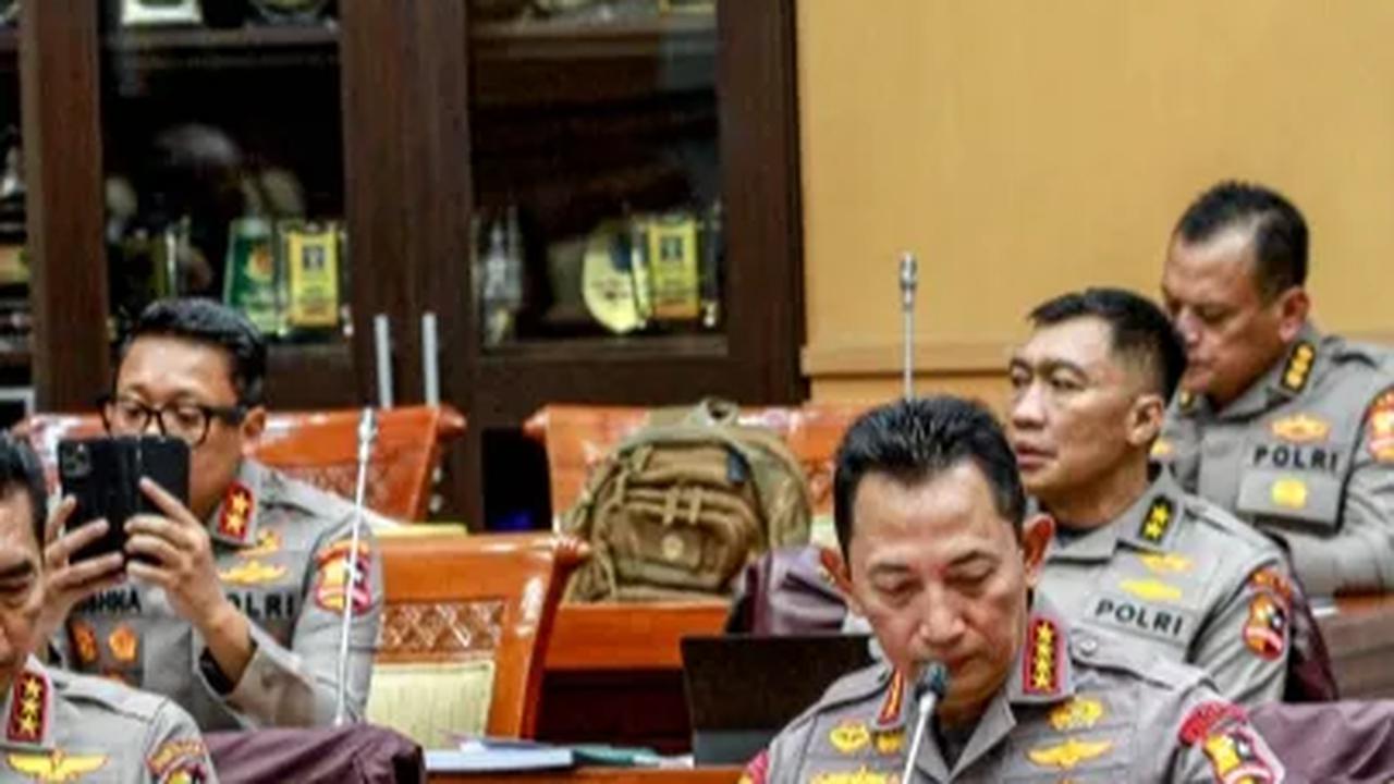 Kapolri Jenderal Listyo Sigit Prabowo bakal menindak secara tegas Eks Kasat Narkoba Polres Lampung Selatan (Lamsel) AKP Andri Gustami yang terlibat sindikat jaringan gembong narkoba Fredy Pratama.&nbsp;
