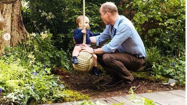 Intip Polah Menggemaskan Pangeran Louis yang Mulai Bisa Berjalan