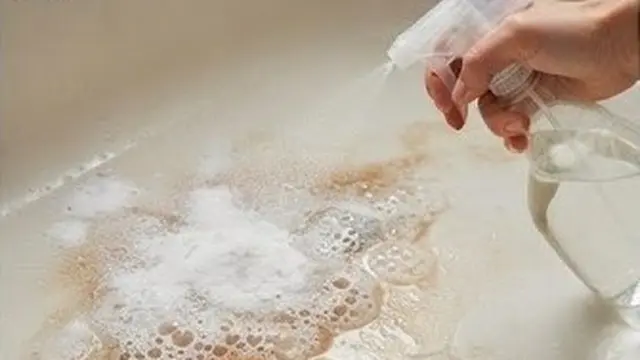 Gunakan Baking Soda dan Cuka untuk Noda Membandel