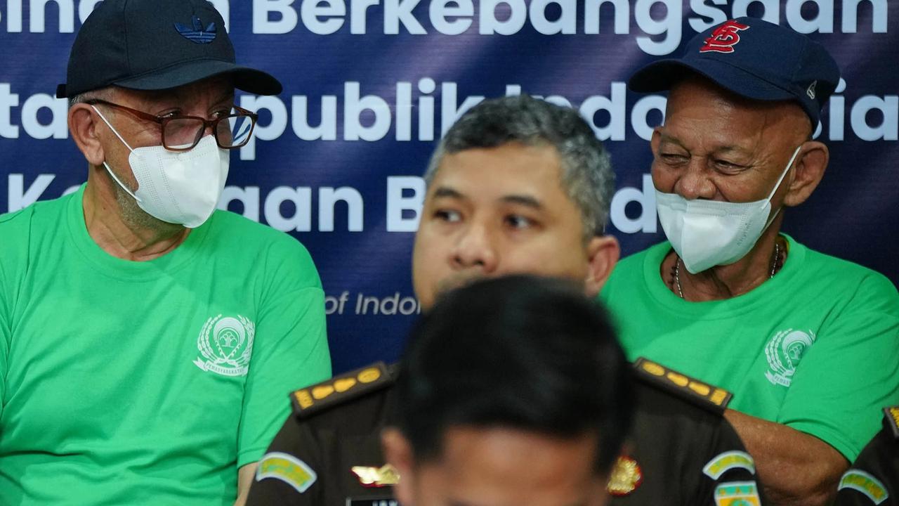 FOTO: Dua Warga Belanda Terpidana Narkoba Dipulangkan dari Indonesia