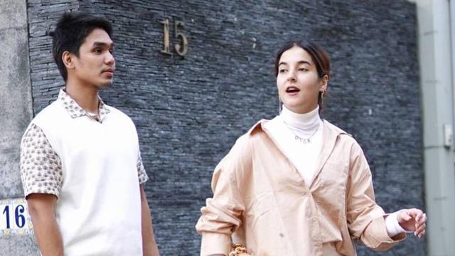 Tasya Farasya dan Manajernya (Sumber: Youtube.com/Tasya Farasya)