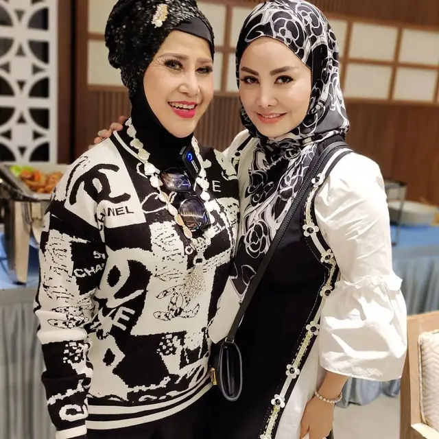 Halal Bihalal Penyanyi Dangdut Senior (Foto: Instagram @elvy_sukaesih)