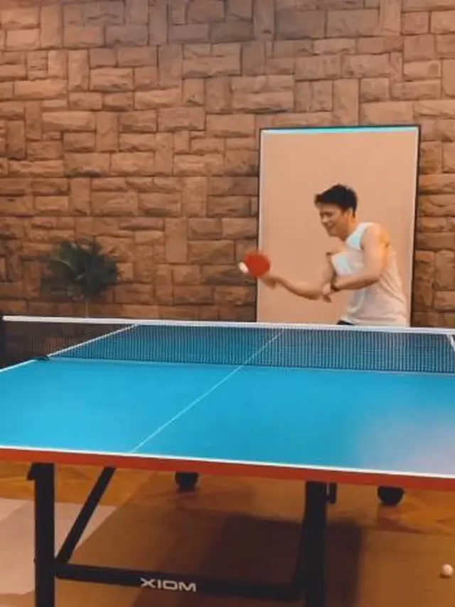 Bakal Tanding di Vindes, Ini 6 Potret Ariel Noah Latihan Ping Pong
