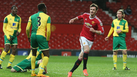 Will Keane (tengah) menciptakan 5 gol ke gawang Norwich City U-21 di Stadion Old Trafford, Senin (8/2/2016). (Reuters/Carl Recine)