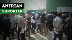 Berita video antrian sejak pagi untuk laga Persib Bandung kontra PSM Makassar di loket Stadion Siliwangi pada Rabu (5/7/2017).