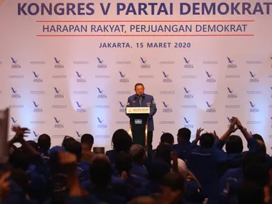 Ketum Partai Demokrat Susilo Bambang Yudhoyono memberikan pidato politik dan membuka Kongres ke V Partai Demokrat, Jakarta, Minggu (15/3/2020). SBY menyampaikan pidato politik terakhirnya sebagai ketua partai dimana posisinya akan digantikan Agus Harimurti Yudhoyono. (Liputan6.com/Angga Yuniar)