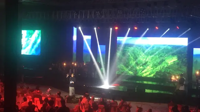 Ganjar Pranowo Membaca Puisi