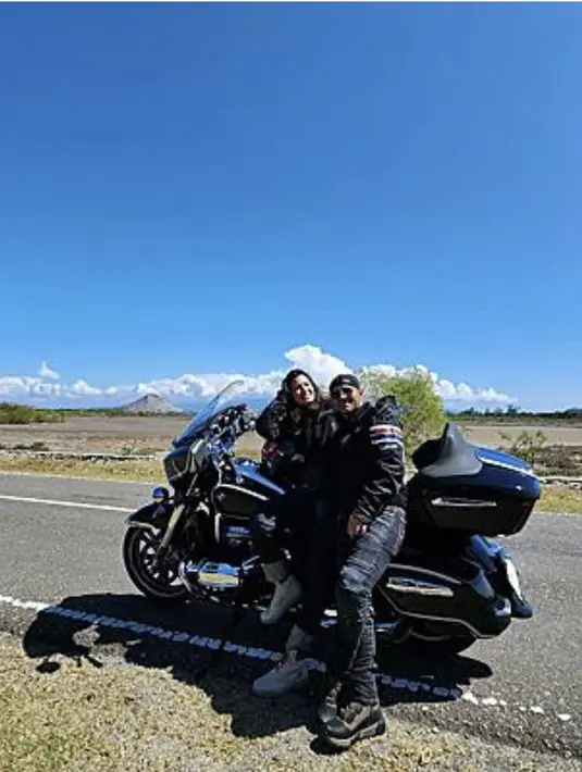 <p>Baik Duma maupun Judika terlihat kompak dengan gaya fashion khas anak motor. [Foto: instagram/ Duma Riris]</p>