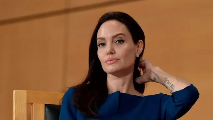 [Bintang] Angelina Jolie