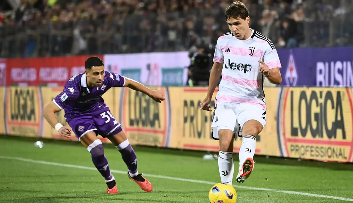 Laga Fiorentina Vs Juventus tersaji di Artemio Franchi pada laga lanjutan Liga Italia, Senin (6/11/2023). Tim tamu bikin gol cepat di menit ke-10 melalui Fabio Miretti. (Massimo Paolone/LaPresse via AP)