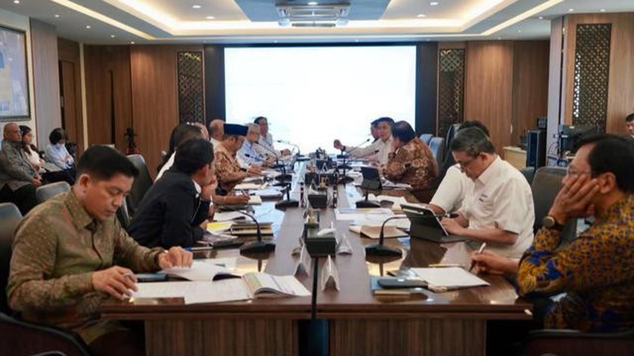 Seskab Teddy Ungkap Mitigasi Fiskal di Tengah Gejolak Global