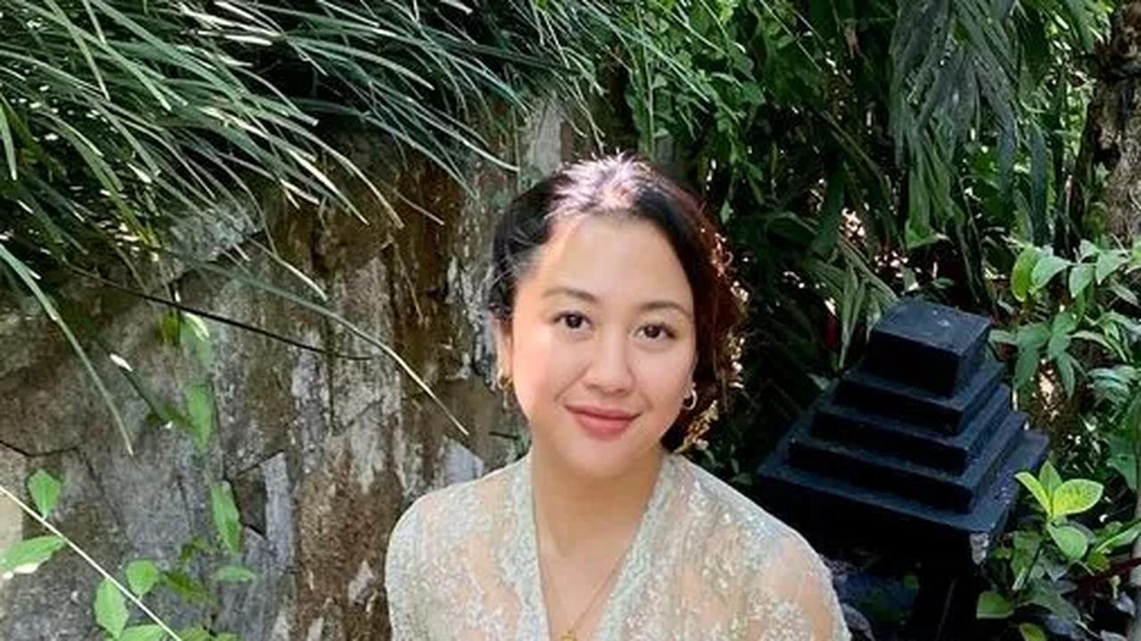 Potret Cantik Sherina Kenakan Pakaian Tradisional Bali, Derby Romero Terkesima Sampai Komentar Begini