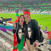 Via Vallen dan Suami Rela Antre Sejak Stadion Belum Dibuka Demi Nonton Cristiano Ronaldo Cs di Piala Dunia 2022. (instagram.com/viavallen)