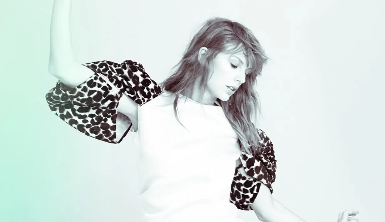 Kali ini, gaya chic dengan aplikasi bolero juga bisa memaksimalkan gaya fashion untuk tampil di konser Taylor Swift nanti.  [Foto: Instagram/ Taylor Swift]