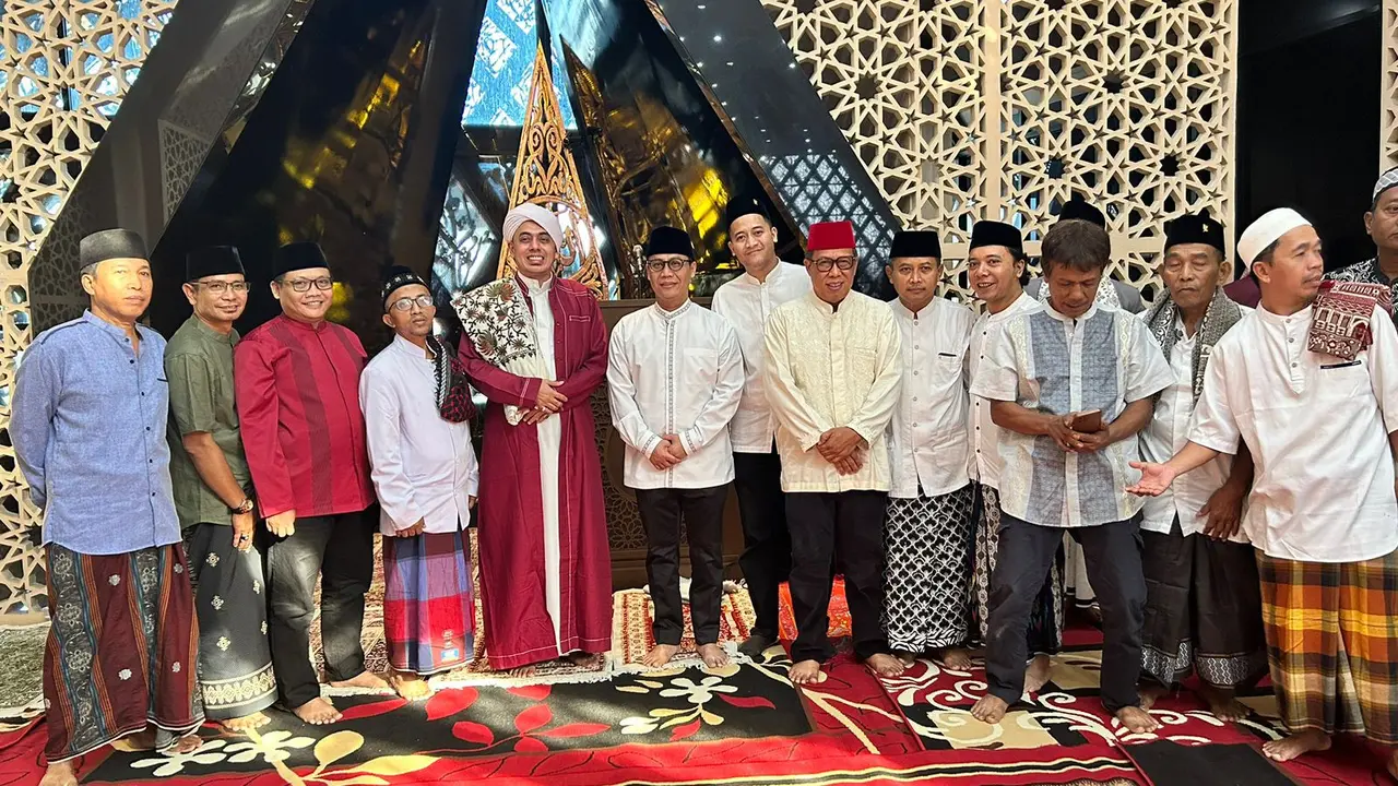 Baitul Muslimin Indonesia (BAMUSI) menggelar Salat Idul Fitri bersama dengan masyarakat sekitar (Istimewa)