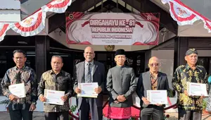 HUT ke-81 RI, KBRI Paramaribo Beri Penghargaan ke 2 WNI dan 3 Warga Suriname