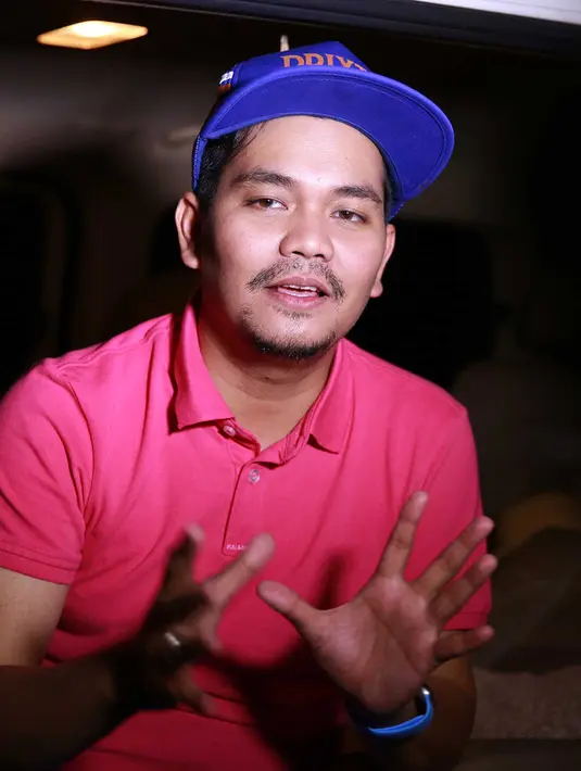 Indra Bekti tidak pernah melarang hubungan antara Deddy Corbuzier dan Chika Jessica, walaupun memang pada awalnya artis lucu ini tidak menyangka bahwa sahabatnya itu memiliki kedekatan. (Deki Prayoga/Bintang.com)