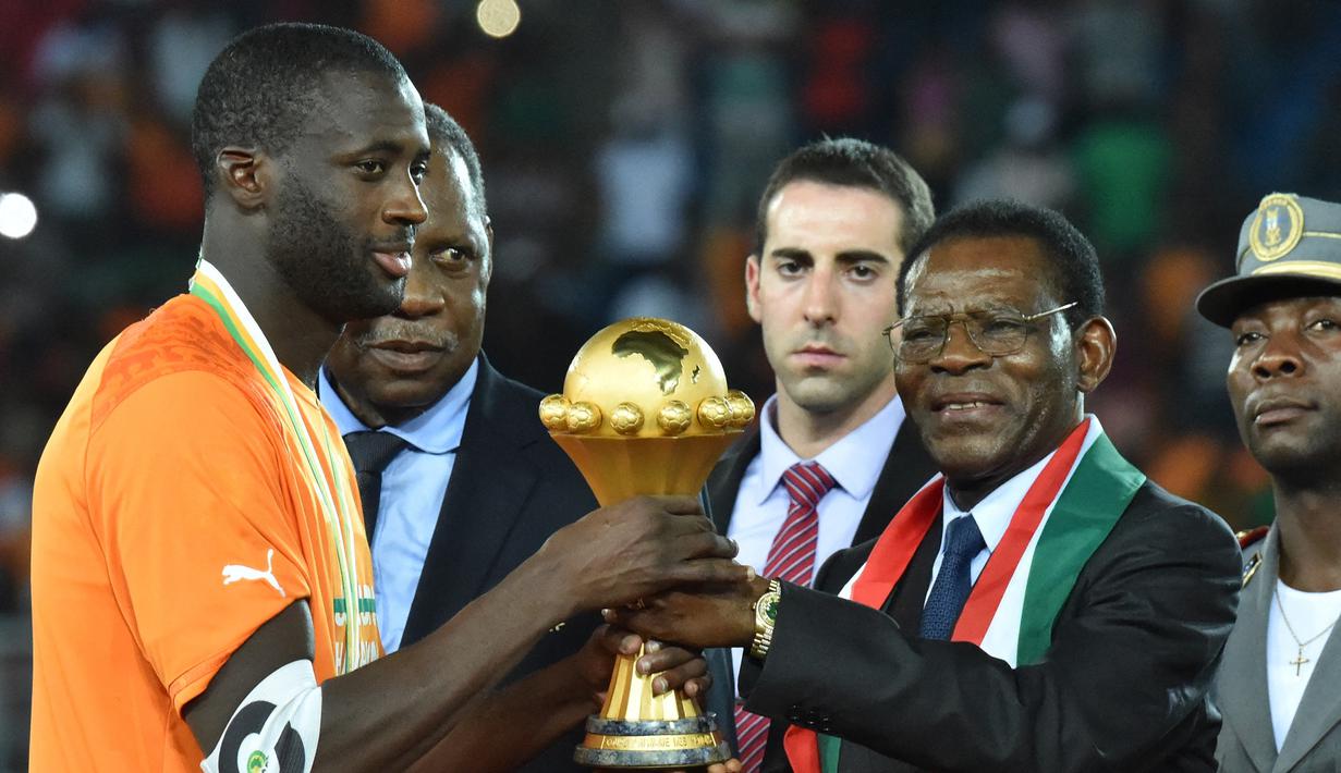 Yaya Toure. Gelandang tengah Pantai Gading pengoleksi 101 caps dengan raihan 19 gol ini meraih juara Piala Afrika pada edisi 2015. Sedangkan trofi Liga Champions Eropa diraihnya pada musim 2008/2009 bersama Barcelona yang dibelanya selama 3 musim mulai 2007/2008 hingga 2009/2010. (AFP/Issouf Sanogo)