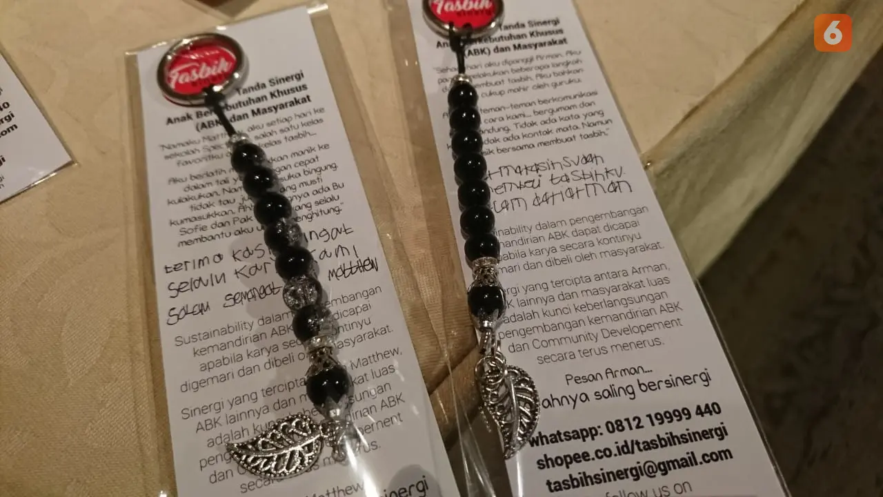 Menenangkan Anak Autis Lewat Meronce Tasbih