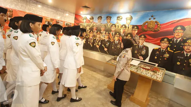 20160819-Keseruan 68 Anggota Paskibraka Kunjungi Museum Polri