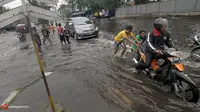 Jalur Kampung Melayu-Tebet Terputus, Jalan Otista Padat