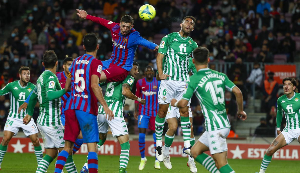 Bermain di hadapan pendukungnya sendiri, sejatinya Blaugrana tampil mendominasi. Mereka mampu menguasai jalannya pertandingan dengan penguasaan bola mencapai 63 persen. (AP/Joan Monfort)