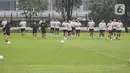 Pesepak bola Timnas Indonesia berlatih menjelang laga leg pertama kontra Vietnam pada semifinal Piala AFF 2022, di Lapangan A Kompleks Gelora Bung Karno, Jakarta, Rabu (4/1/2023). Skuad Garuda – julukan Timnas Indonesia –akan menjamu Vietnam pada semifinal Leg 1 Piala AFF 2022, Jumat 6 Januari 2023 mendatang. (Liputan6.com/Faizal Fanani)