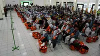 Gubernur Jateng Ganjar Pranowo melepas jemaah calon haji Kloter I asal Banjarnegara di Asrama Haji Donohudan, Boyolali. (Liputan6.com/Fajar Abrori)