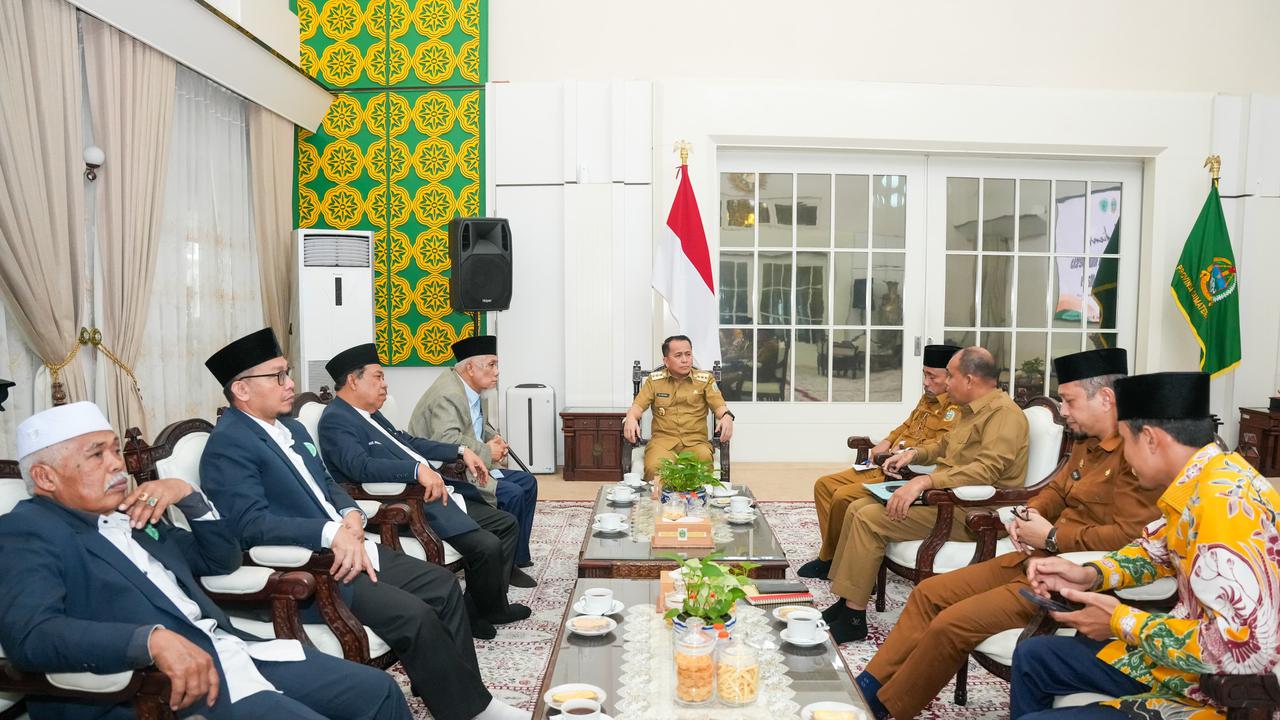 Pemprov Sumut dan MUI Provinsi Sumut menandatangani piagam kesepahaman tentang terwujudnya pembangunan masyarakat yang maju dan berakhlak.