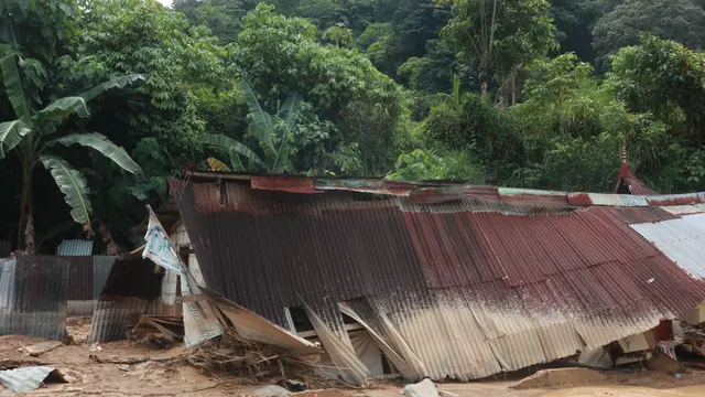 Banjir bandang dan longsor di Sumatera Barat (Sumbar).
