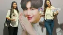 Bahkan keduanya kompak menghadiri acara fan meeting aktor Kim Seon Ho. Sebuah potret selfie diunggah menampilkan keduanya sama-sama mengenakan atasan berwarna putih dan berpose mirip. [Foto: Instagram/cuttaryofficial]