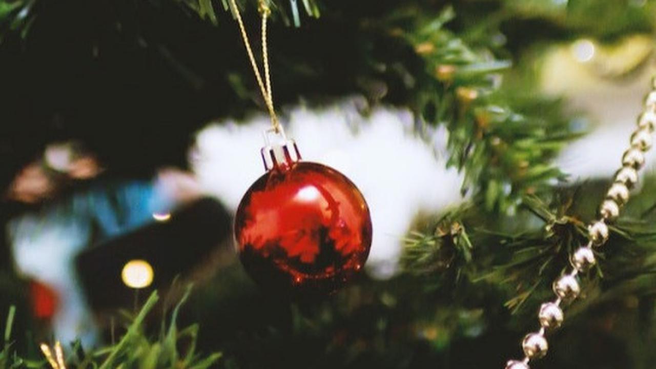 Pohon Natal Termahal di Dunia, Dihiasi Berlian Hingga Permata