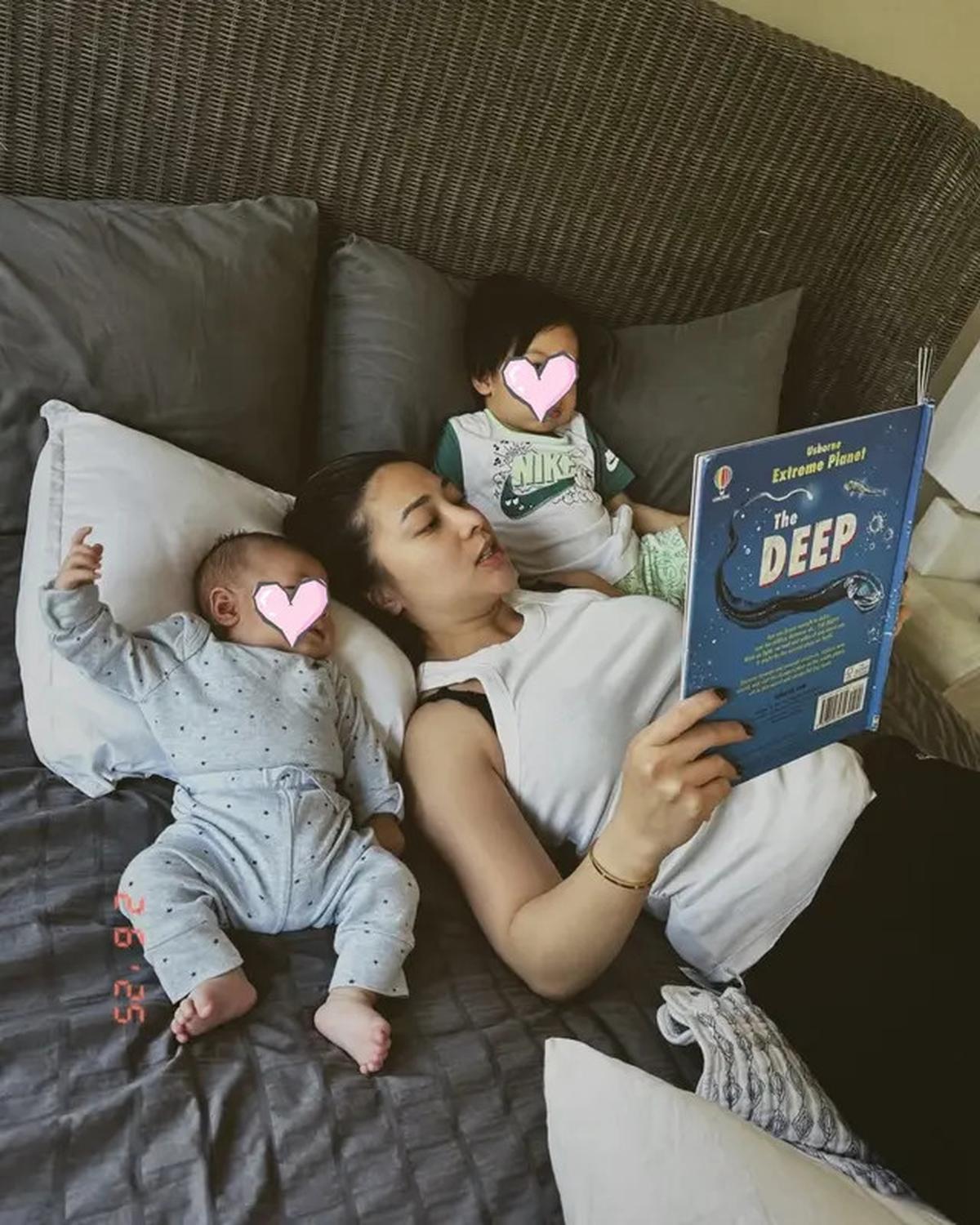 6 Potret Nikita Willy Momong Dua Buah Hati, Asuh Anak Tanpa Baby Sitter