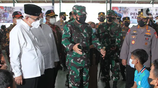 Panglima TNI dan Kapolri Tinjau Vaksinasi di Pondok Pesantren
