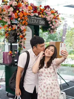 Ingin perayaan Valentine yang beda? Temukan pengalaman unik dan berkesan saat Merayakan Valentine di Bloom Bar (Lego Indonesia)