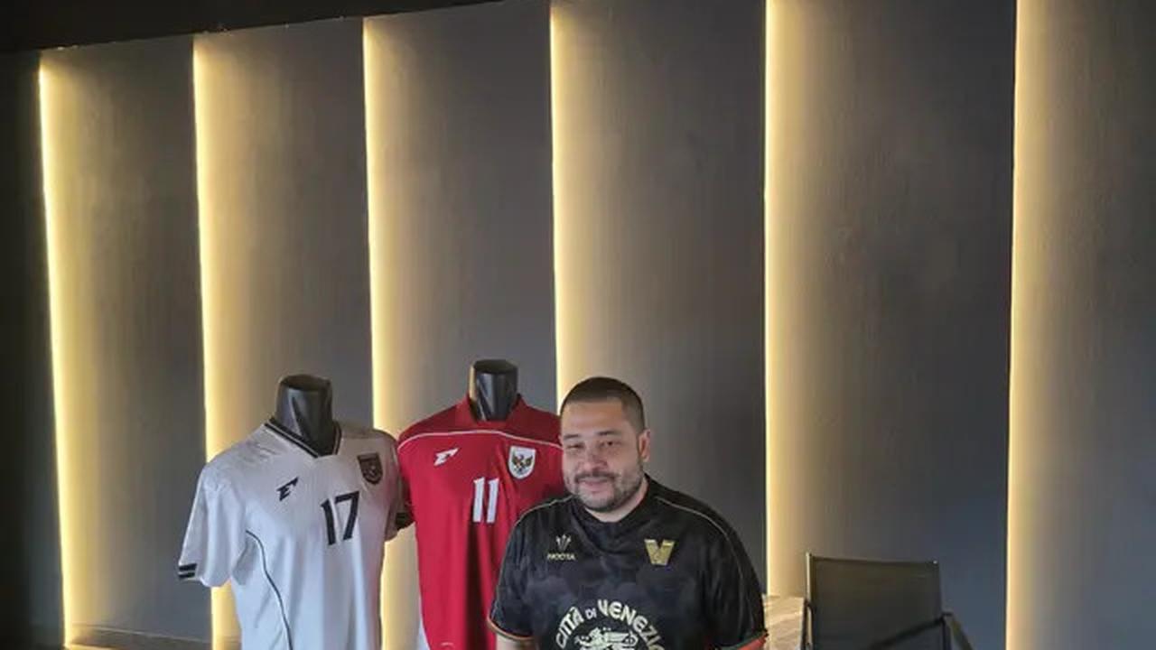 Denny Landzaat Mengagumi Jersey Anyar Timnas Indonesia: Selalu Suka yang Merah, Warna Putih Mewah Setara Real Madrid