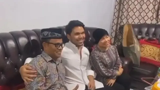 Tampak Tegang, Ini 6 Momen Thariq Halilintar Bertemu dengan Keluarga Fuji