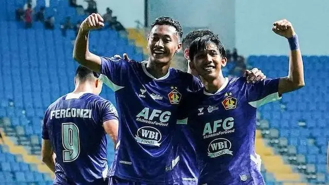 Skuad Persik Kediri merayakan gol Rifqi Ray Farandi ke gawang Borneo FC