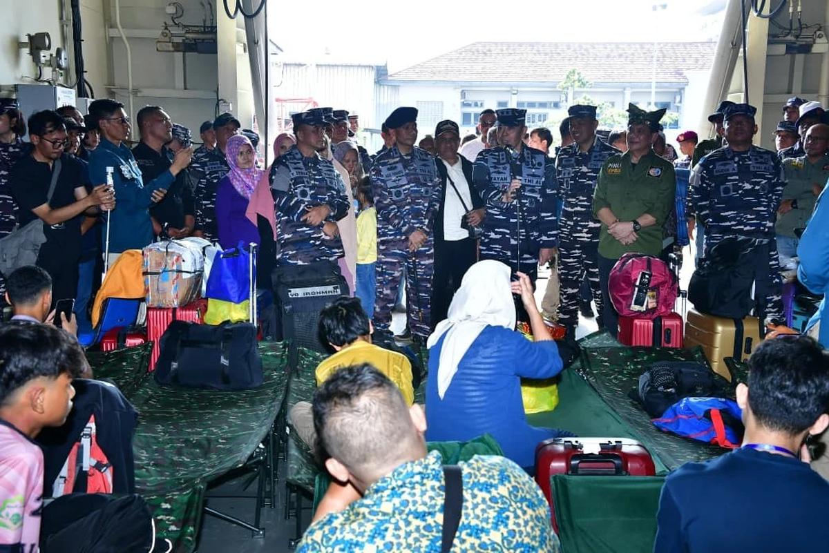 FOTO: TNI AL Gelar Mudik Gratis dengan KRI Semarang