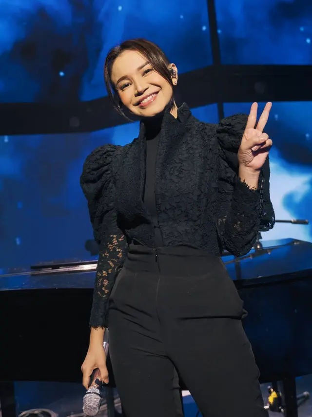 Kolaborasi Bareng Sahabat, Ini 6 Potret Persiapan Rossa Jelang Konser 25 Tahunnya