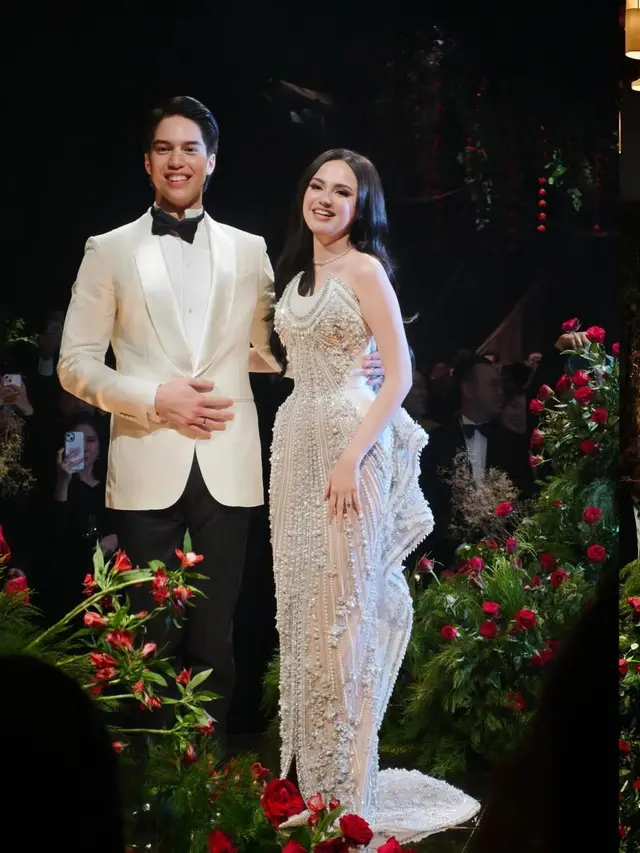 Dari Kebaya ke Couture, Syifa Hadju Tampil Bak Real Princess dalam Gaun Mutiara Tex Saverio di Momen Resepsi