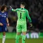 Kiper Chelsea, Kepa Arrizabalaga, menolak diganti saat melawan Manchester City pada final Piala Liga Inggris di Wembley, Minggu (24/2/2019). (AFP/Adrian Dennis)